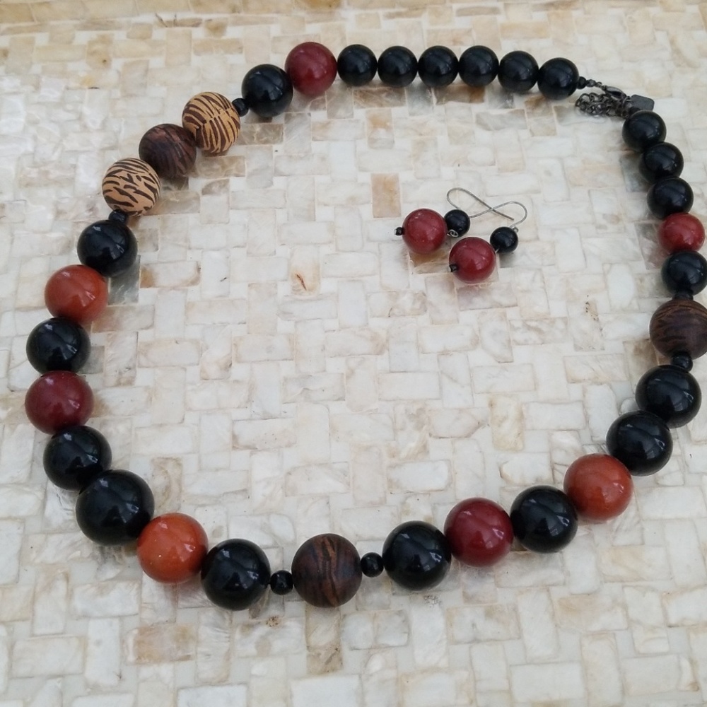 Necklaces and Earrings Set